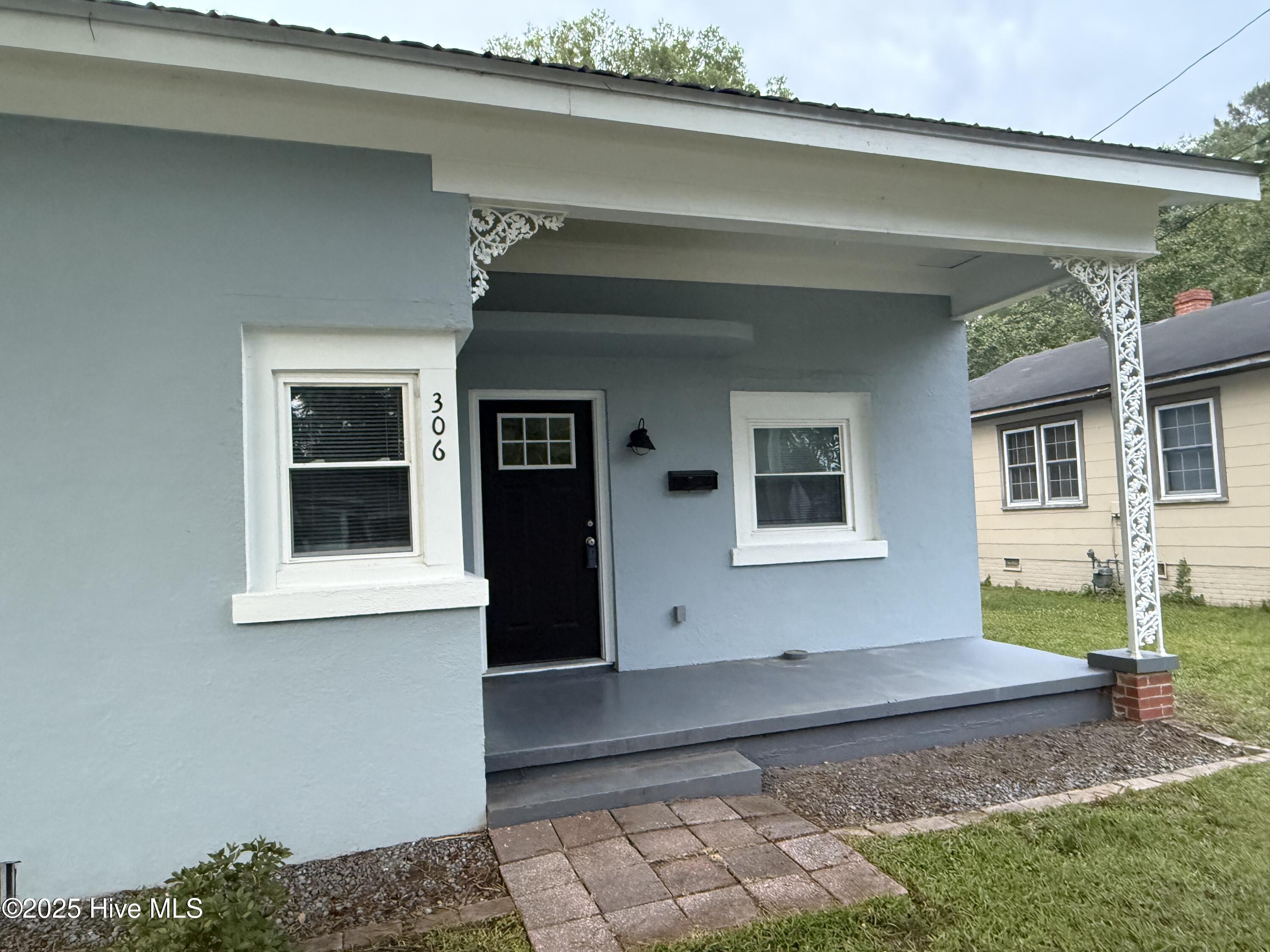 Property Photo: 306 E 10th Street NC 27889
