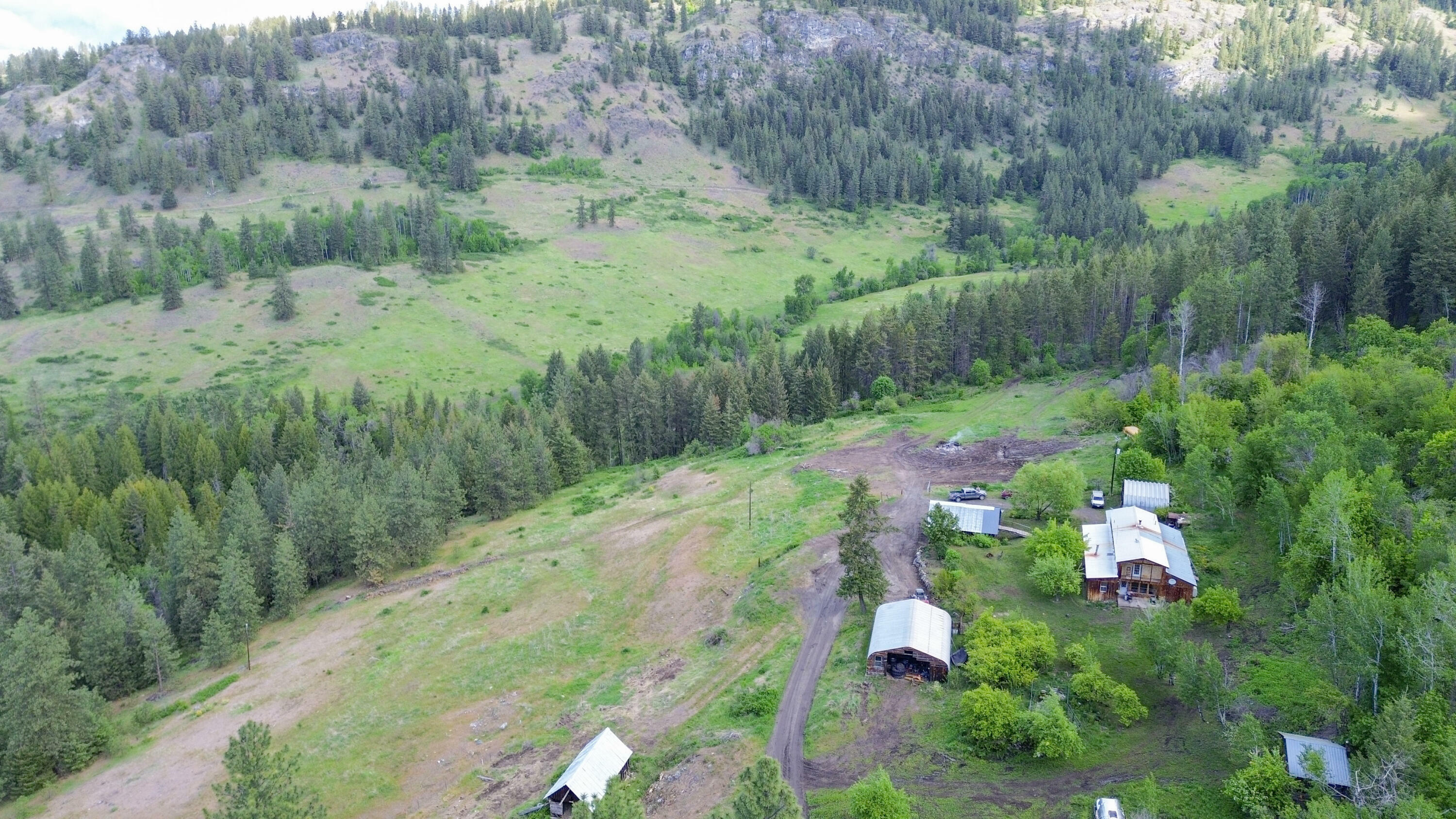 Property Photo: 3115 Beardslee Rd WA 99141