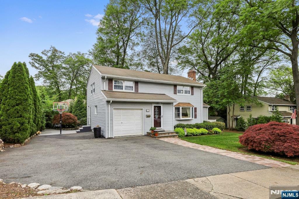 147 Lincoln Place  Waldwick NJ 07463 photo