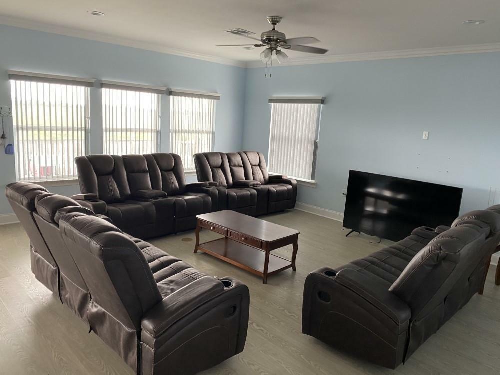 Property Photo: 327 Martin Lane LA 70083