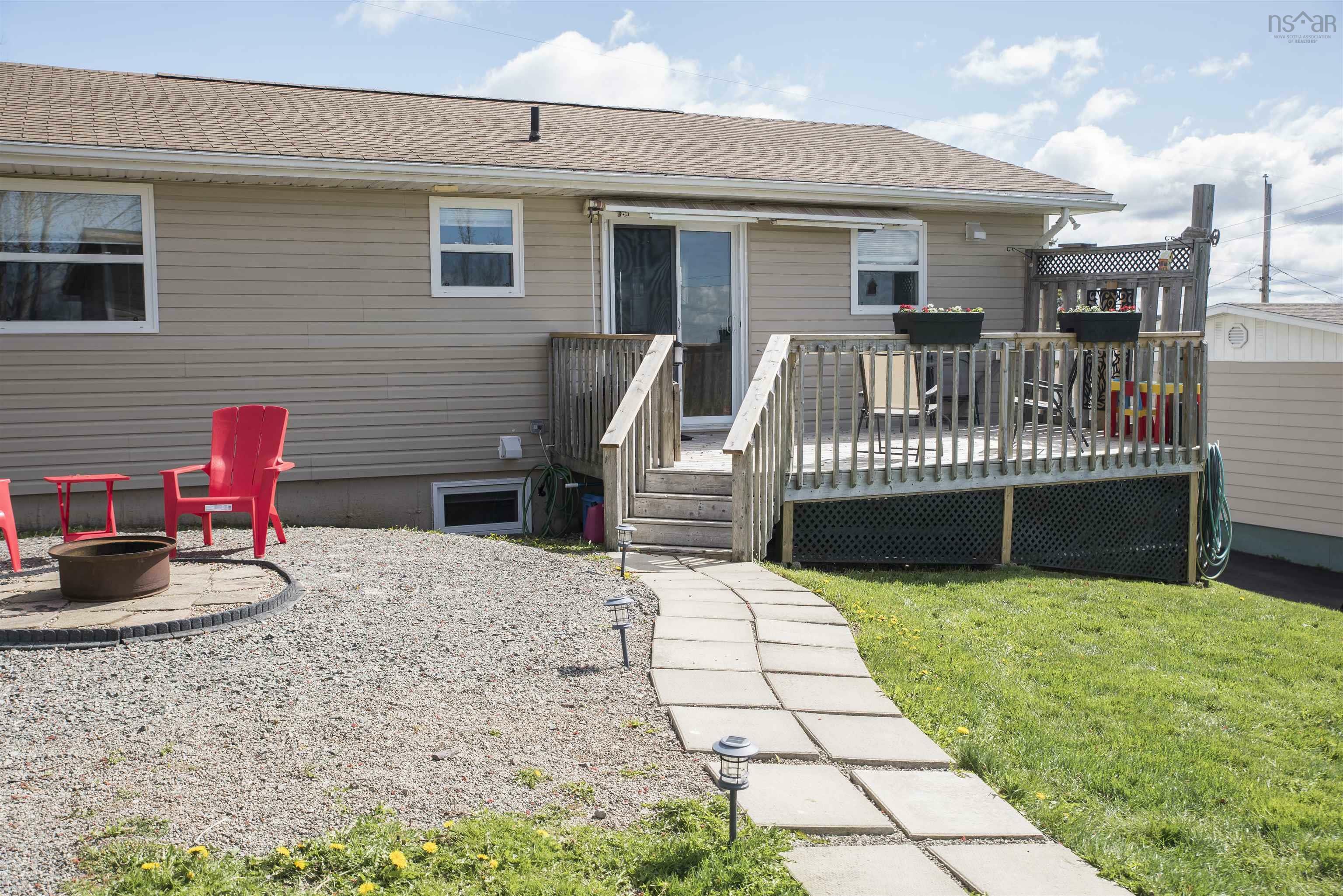 Photo de la propriété: 203 Leeside Drive NS B1R 1S5