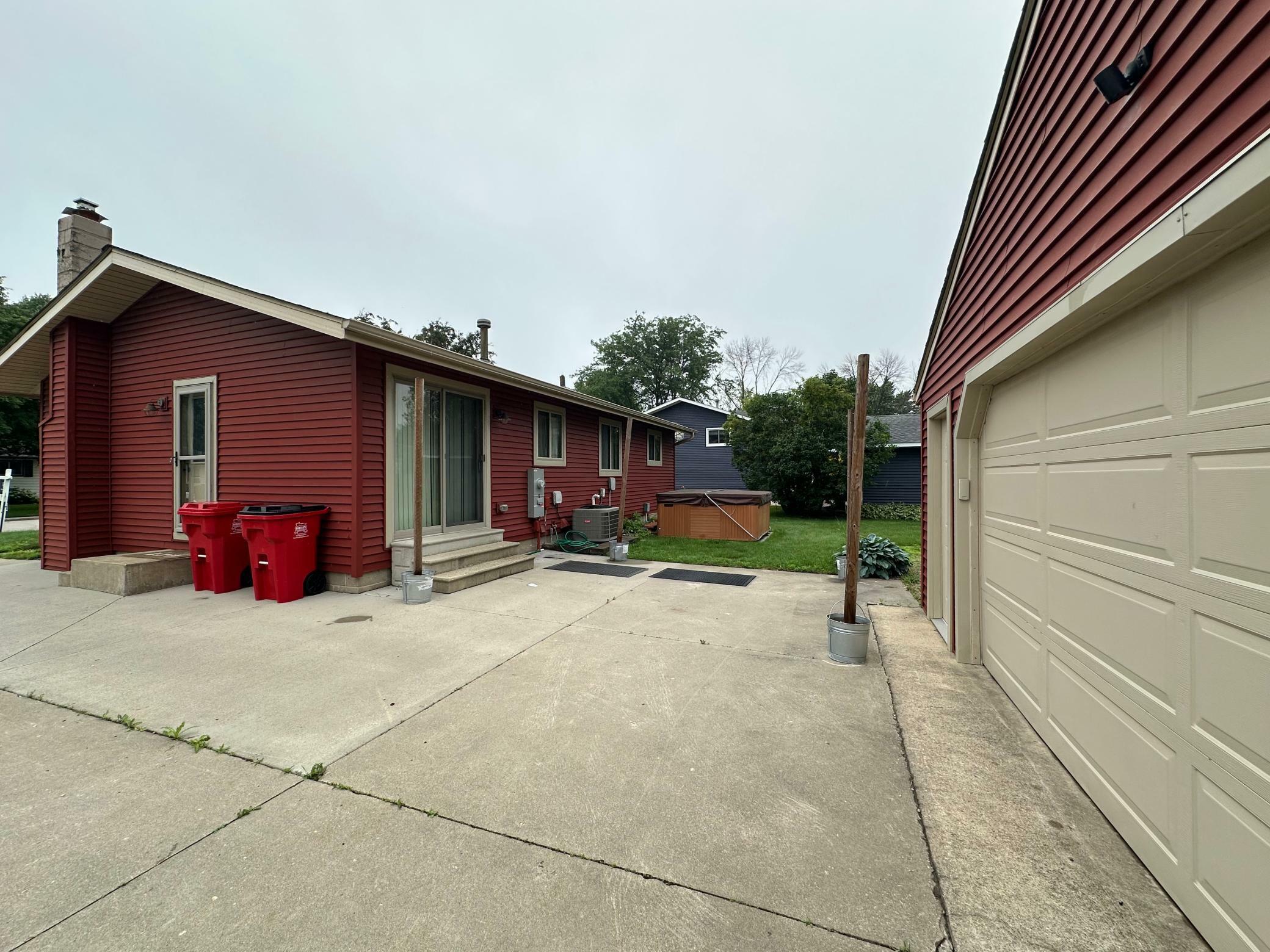 Property Photo:  404 5th Avenue NE  MN 55944 