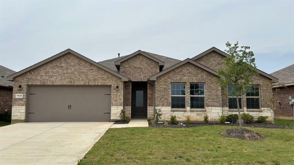 Property Photo: 1928 Cookes Lane TX 76033