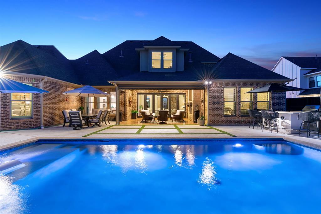Property Photo: 412 Appaloosa Run TX 76226