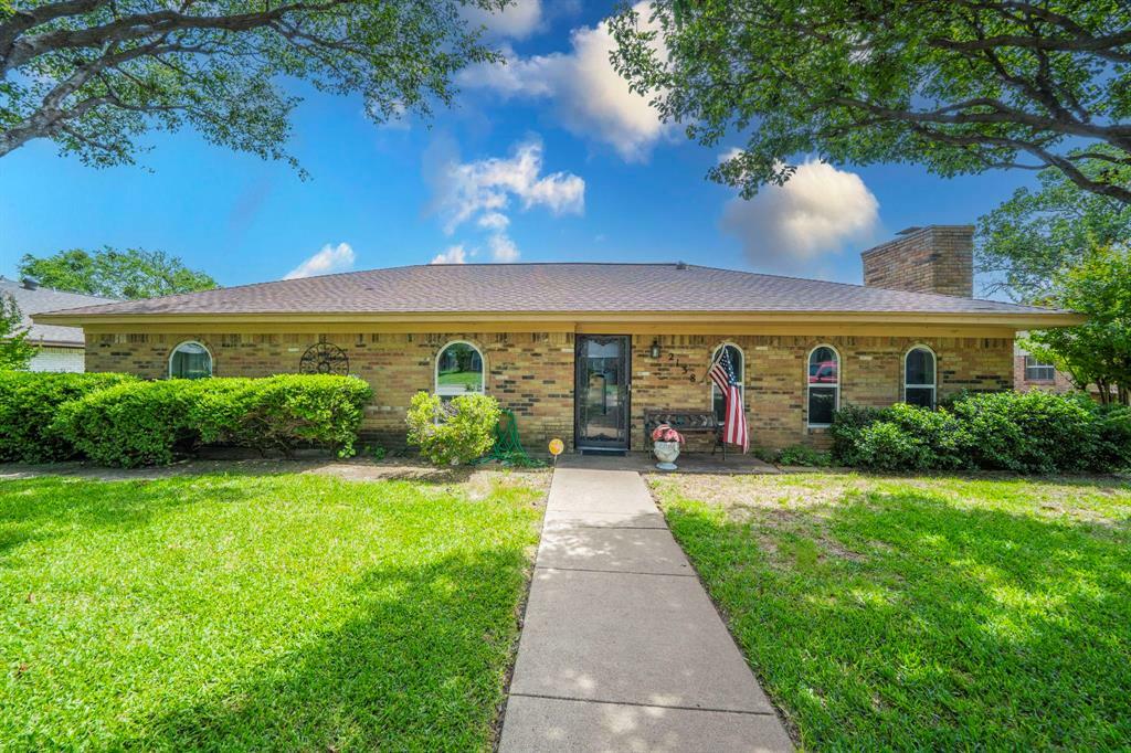 Property Photo: 2138 Wellington Drive TX 75051