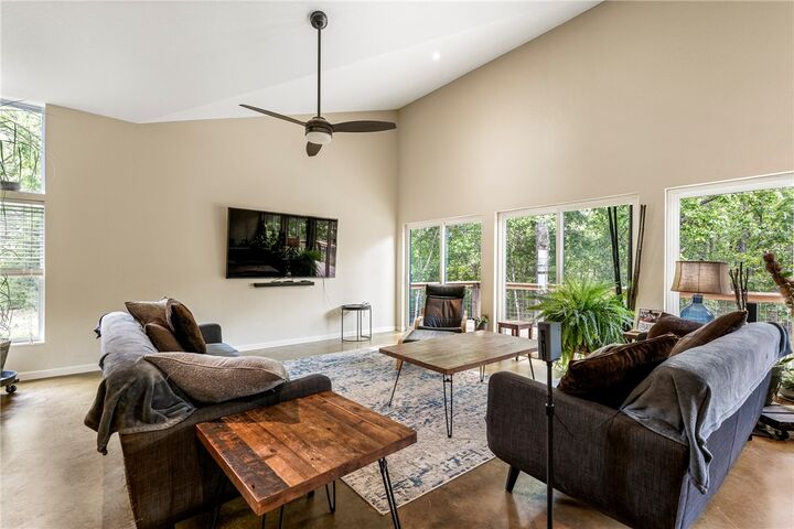 Property Photo: 13103 Rosario Road AR 72732