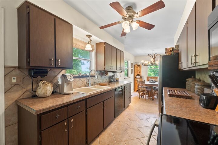 Property Photo:  21432 Lakeview Drive  AR 72732 