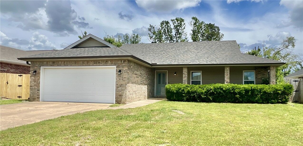 Property Photo:  907 S 23rd Street  AR 72758 