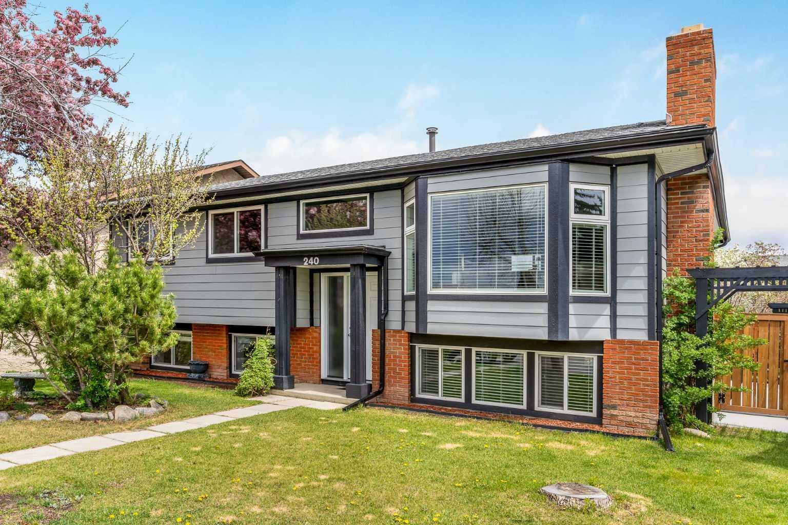 Property Photo: 240 Templebow Place NE AB T1Y 5B3