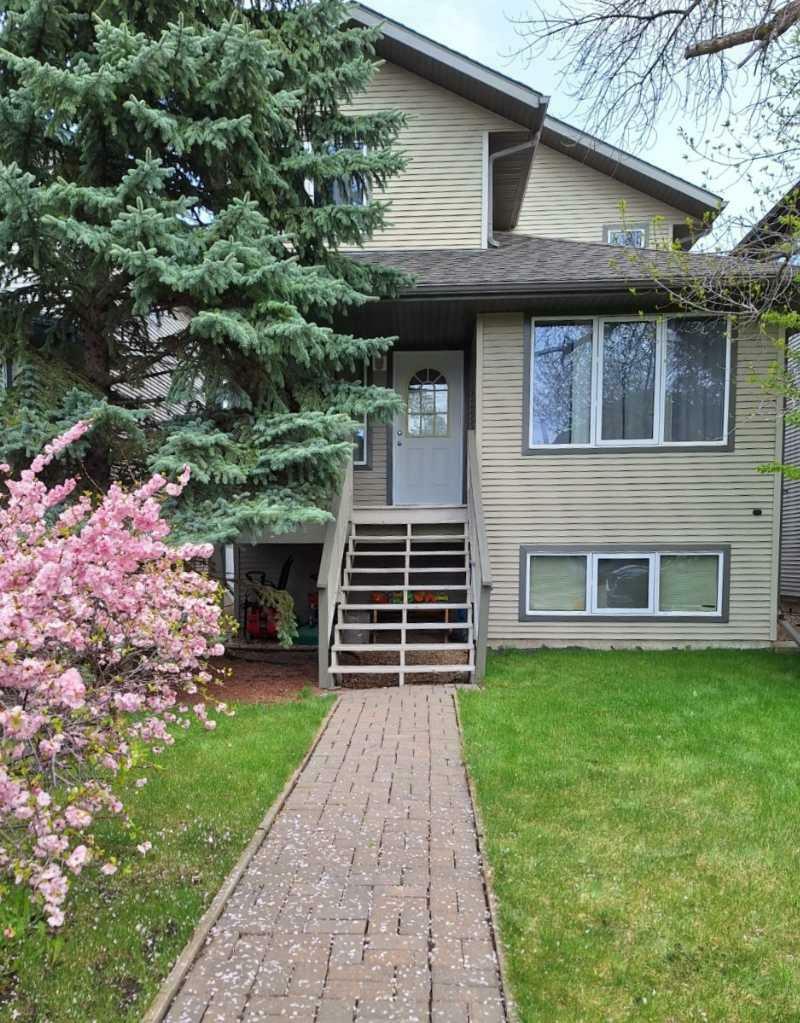 Property Photo: 5009 41 Street AB T4S 1B9
