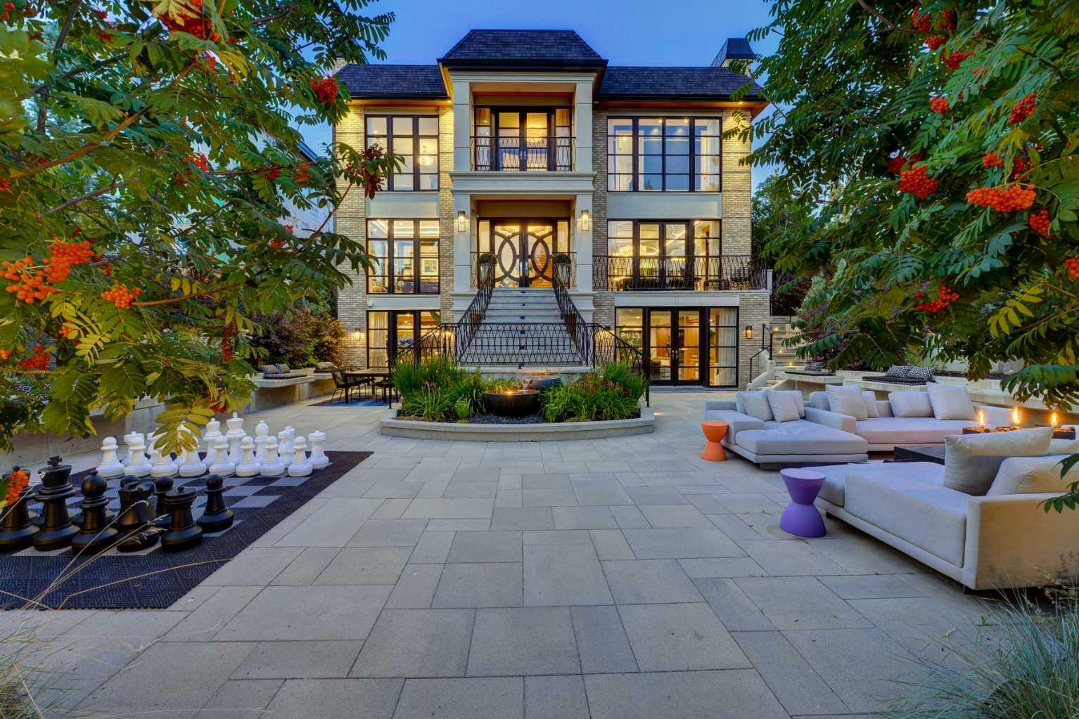 Property Photo: 1118 Premier Way SW AB T2T 1L6