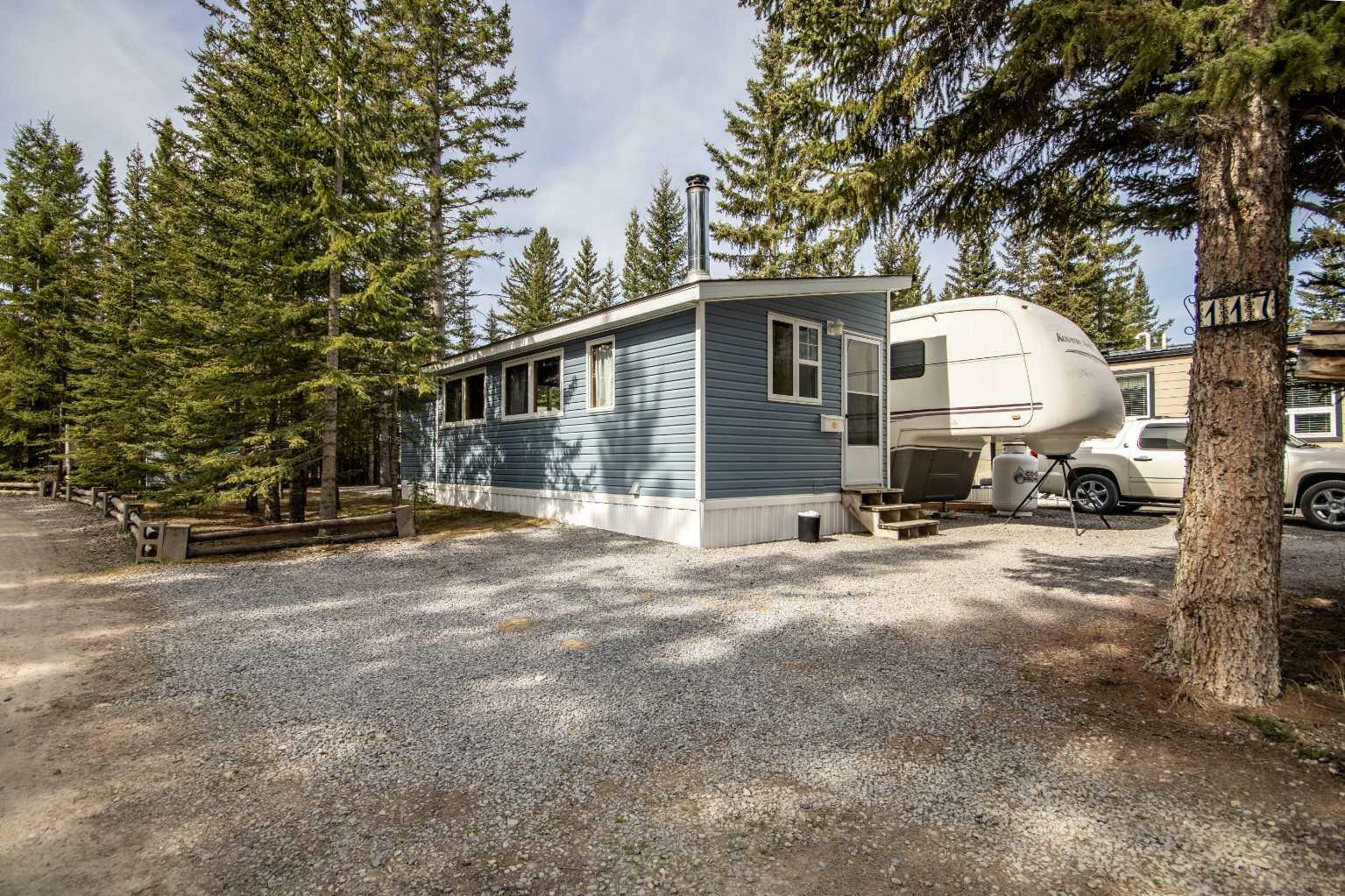 Property Photo: 200 4 Avenue SW 117 AB T0M 1X0