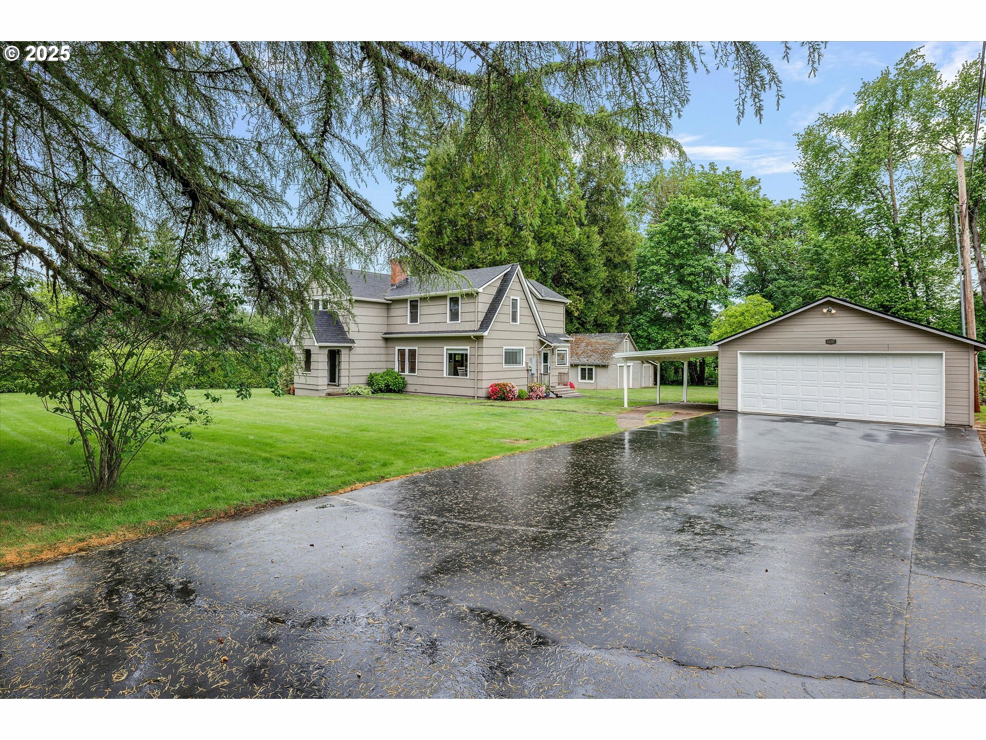 Property Photo: 14097 Livesay Rd OR 97045