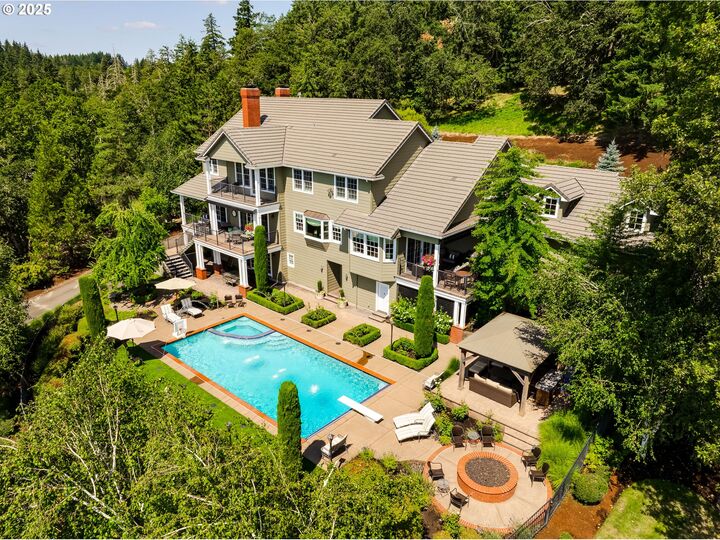 Property Photo: 2030 W 34th Ave OR 97405