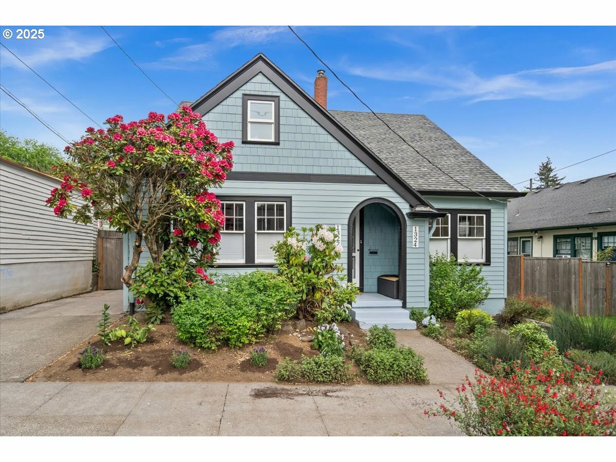 1322 SE 27th Ave  Portland OR 97214 photo