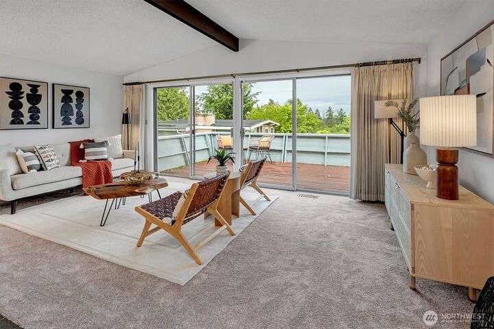 Property Photo:  406  166th Avenue NE  WA 98008 