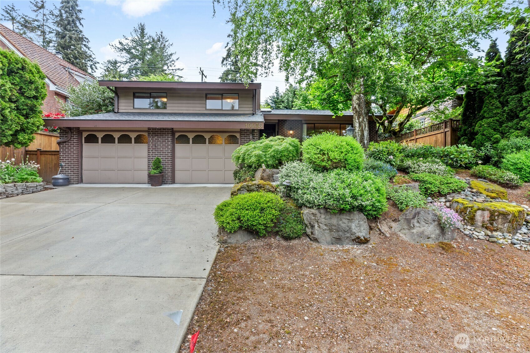Property Photo: 10033 46th Place NE WA 98125