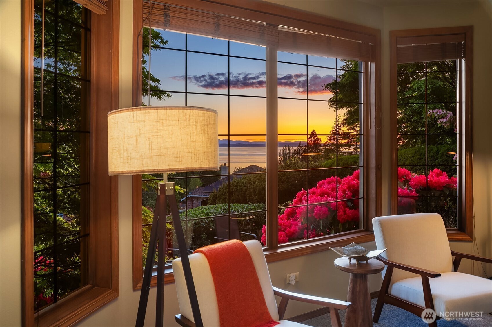 Property Photo: 9509 Forest Dell Drive WA 98020