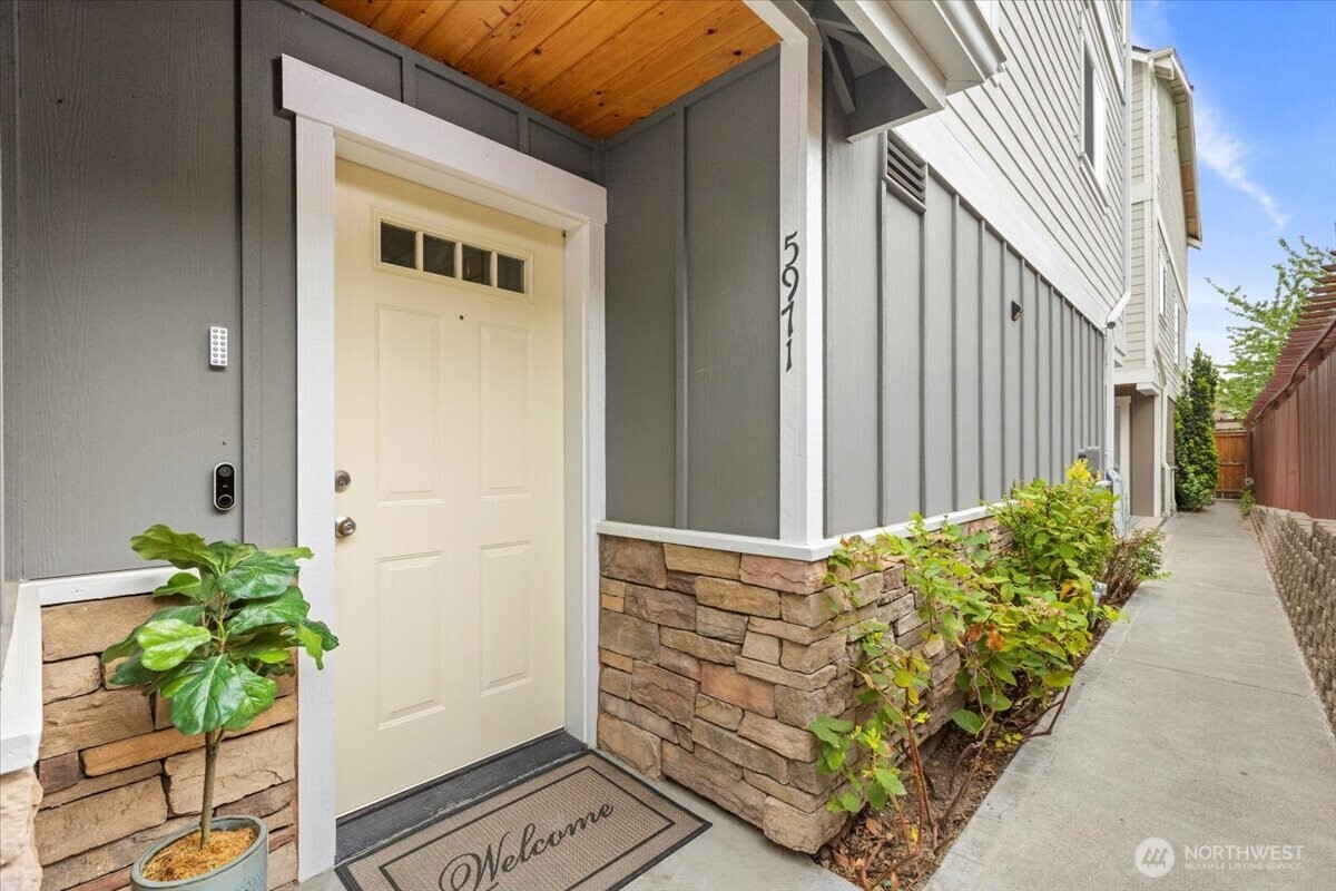 Property Photo:  5971  Rainier Avenue S A  WA 98118 
