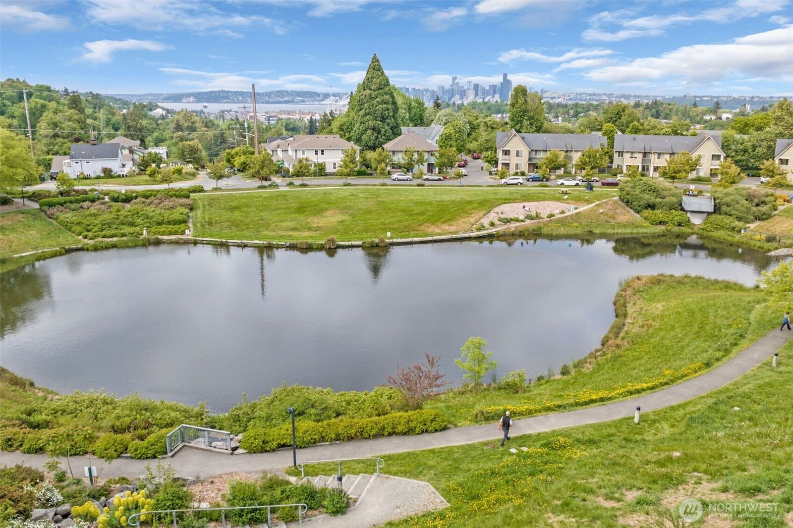 Property Photo:  2980 SW Raymond Street 301  WA 98126 