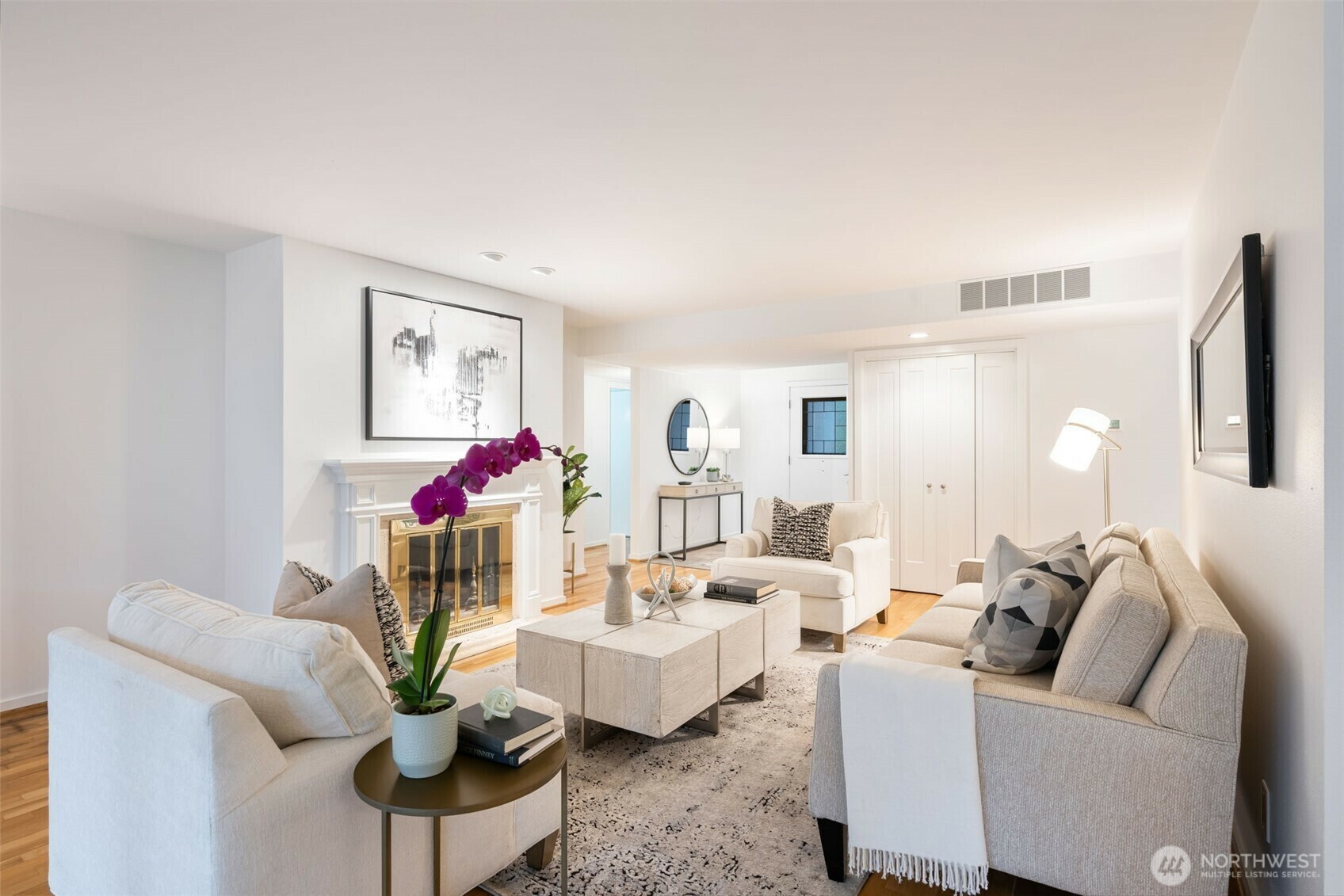 Property Photo: 1606 NE 140th Street N4 WA 98125