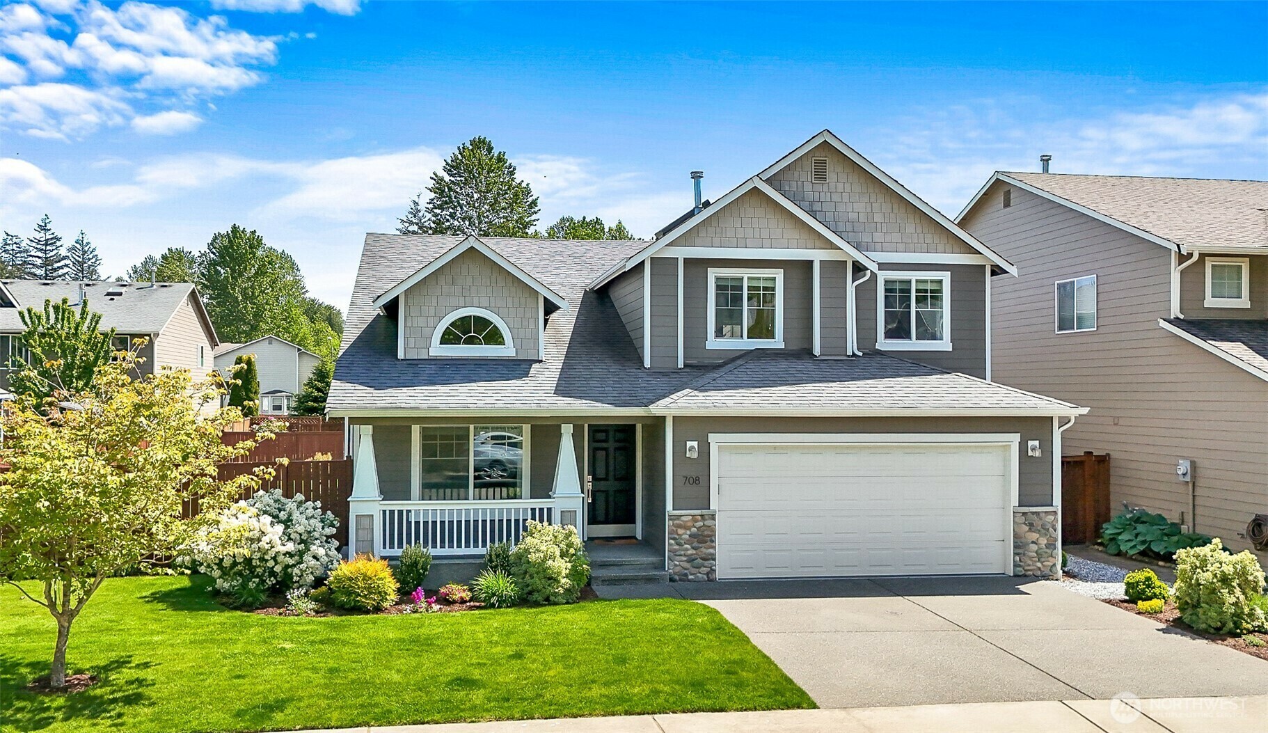 Property Photo: 708 Rosario Place NE WA 98059