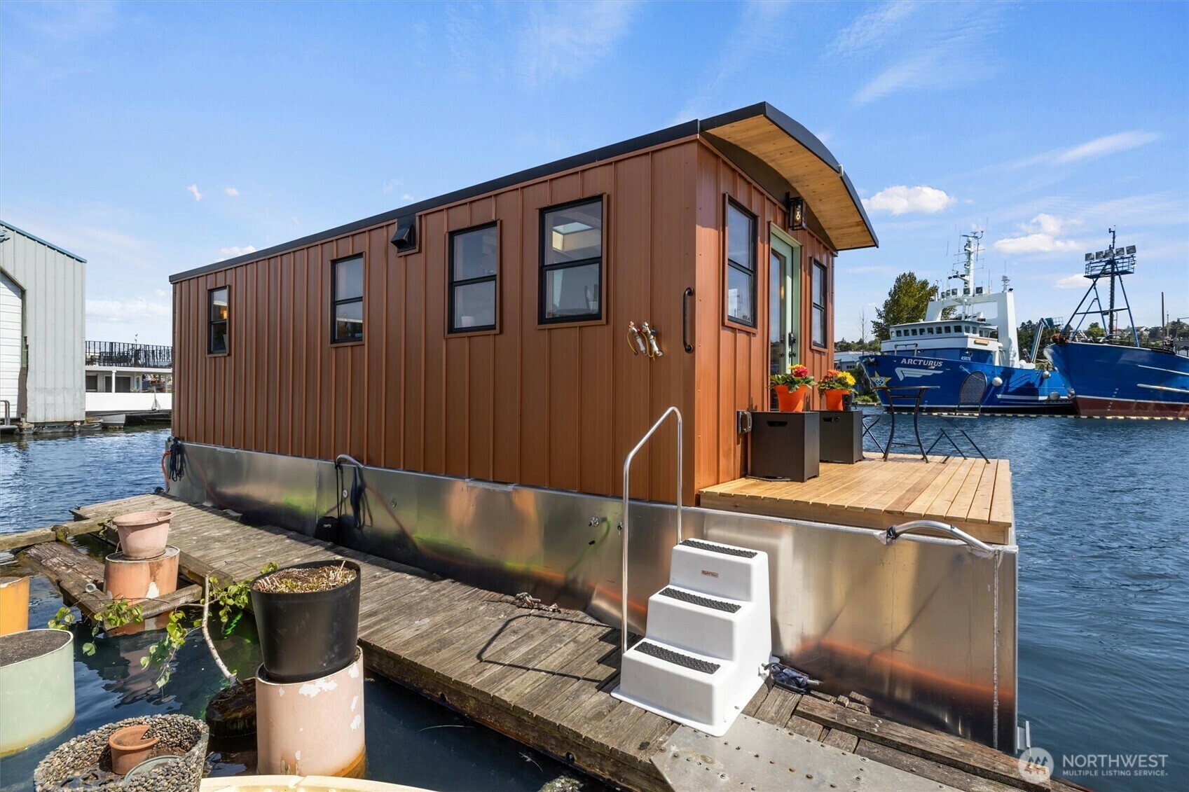 Property Photo: 1080 W Ewing Place 0-P WA 98119