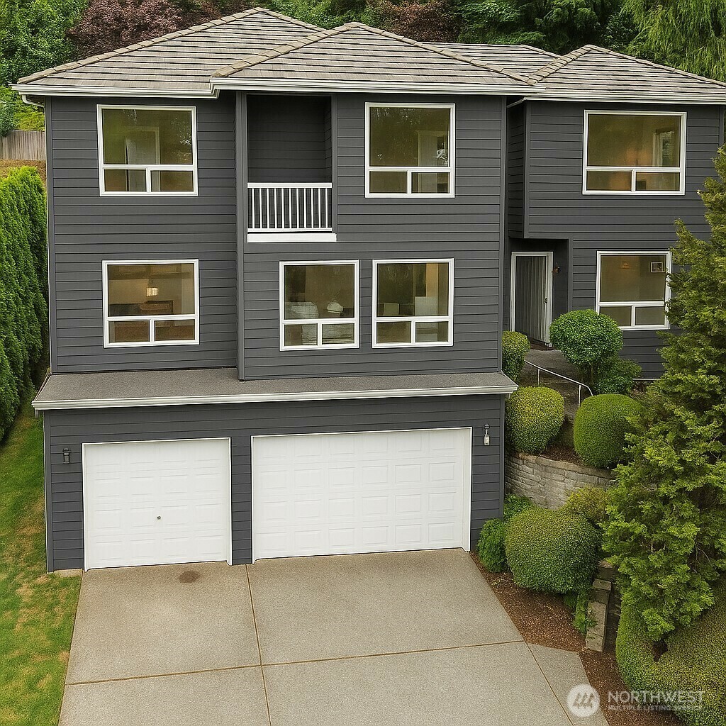 Property Photo: 15428 SE 67th Place WA 98006