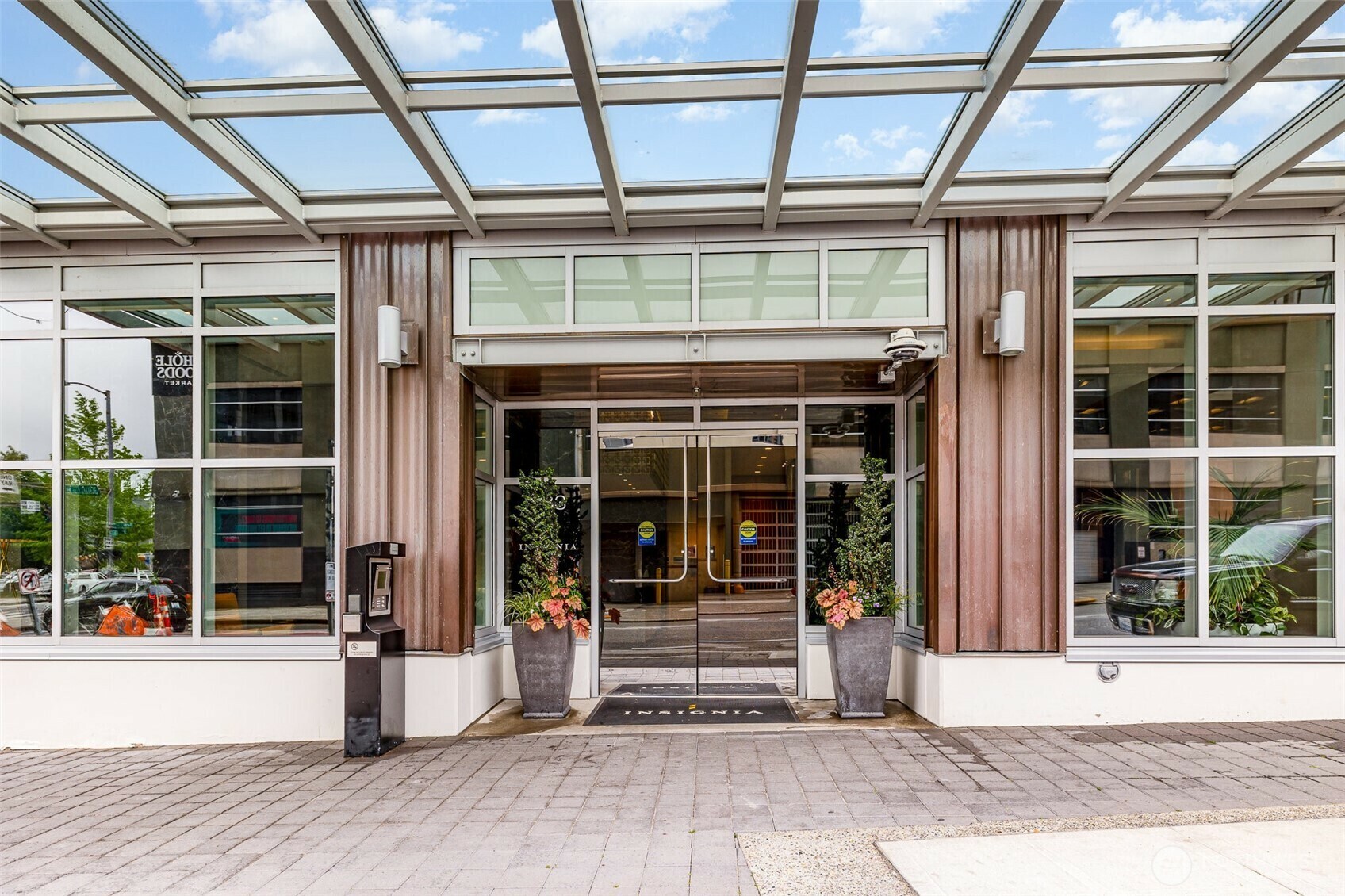 Property Photo: 583 Bell Street 3207N WA 98121