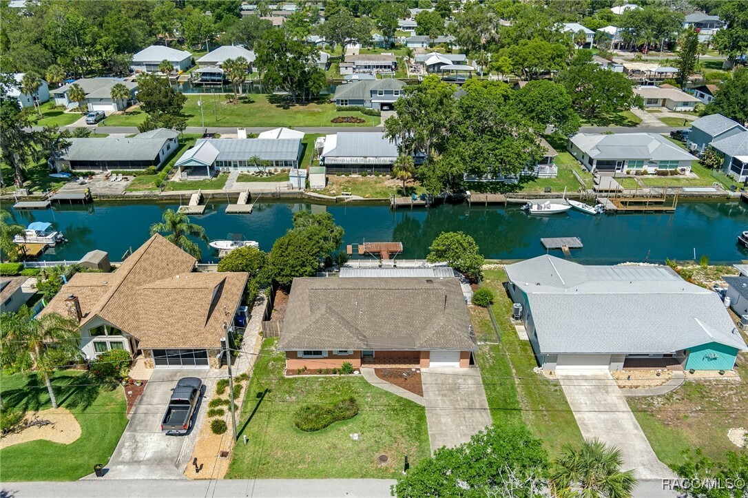 Property Photo: 1400 SE 5th Avenue FL 34429