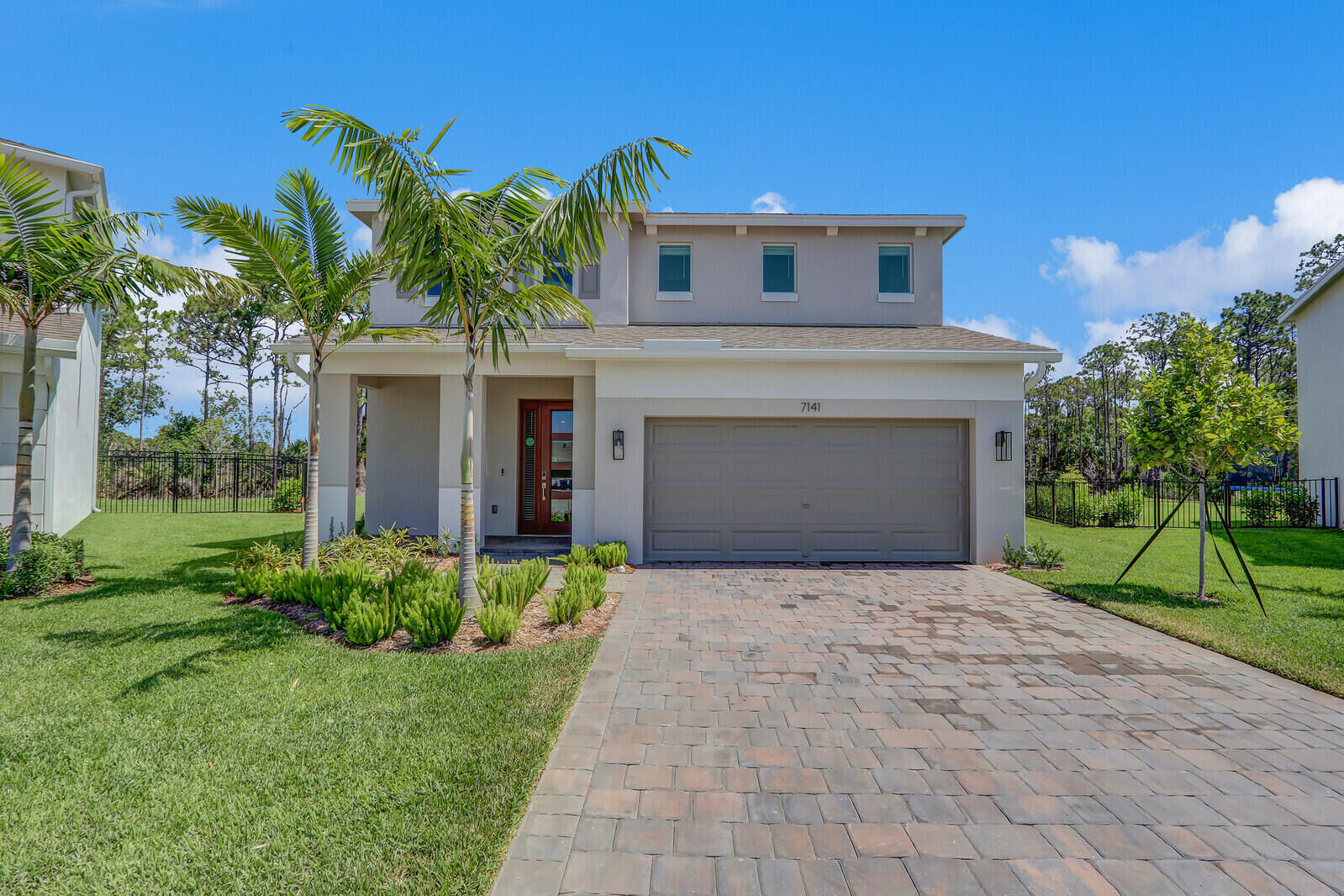 Property Photo: 7141 SE Park Trace Court FL 34997
