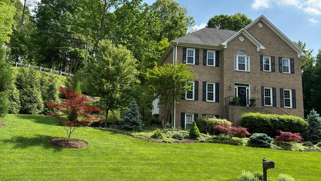 Property Photo: 5320 Montague Way VA 24018