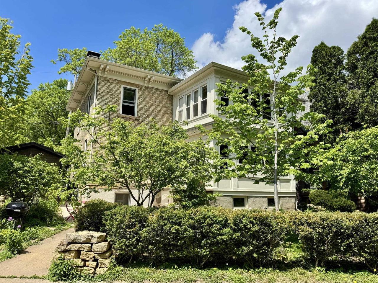 Property Photo:  811 Jenifer Street  WI 53703 