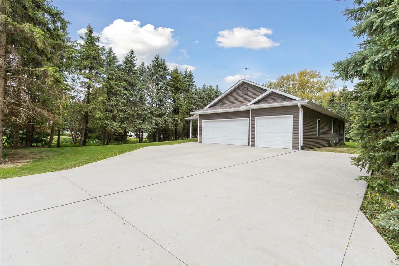 Property Photo: 3817 East Rotamer Road WI 53546