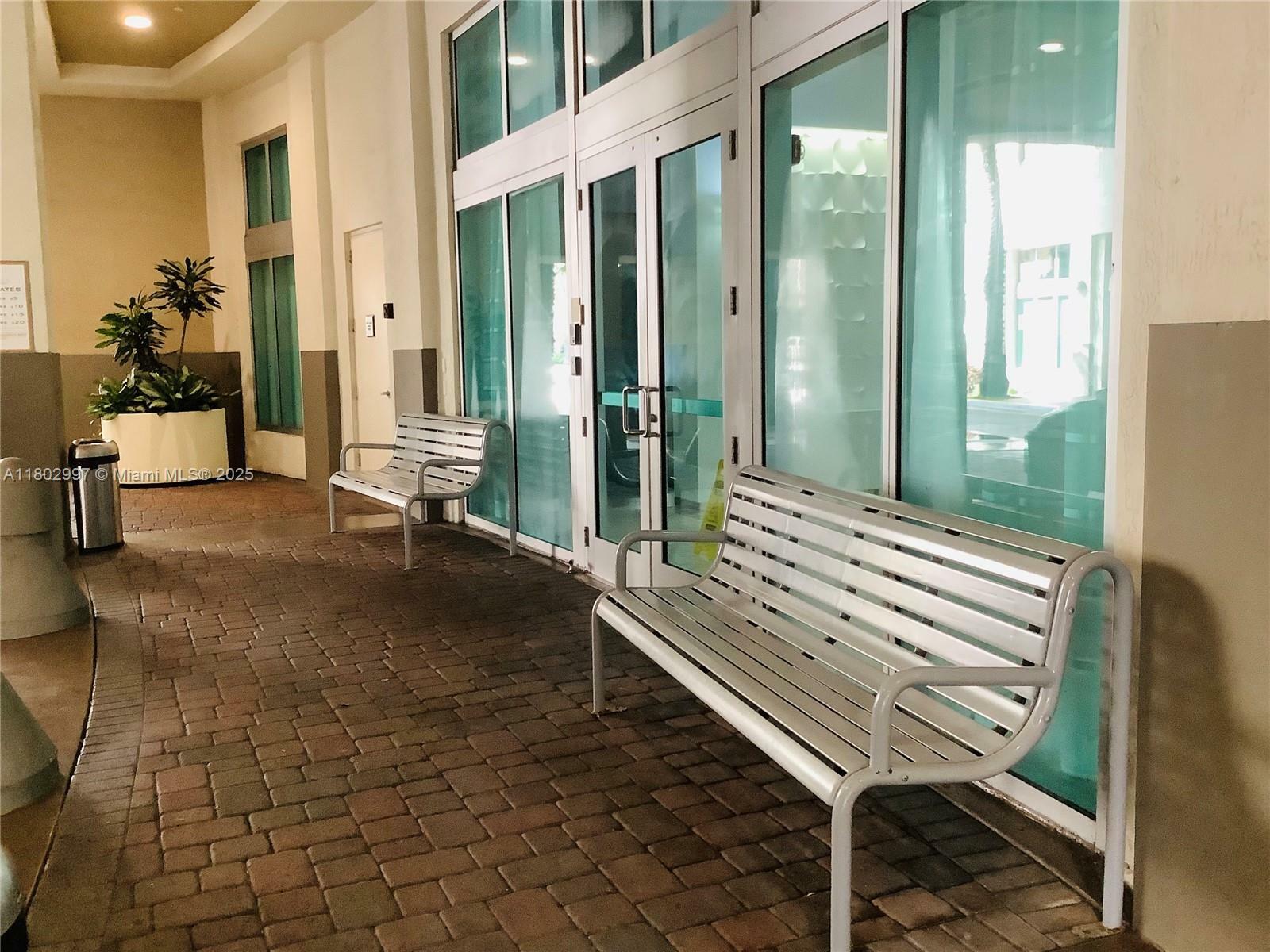 Property Photo: 9066 SW 73rd Ct 2401 FL 33156