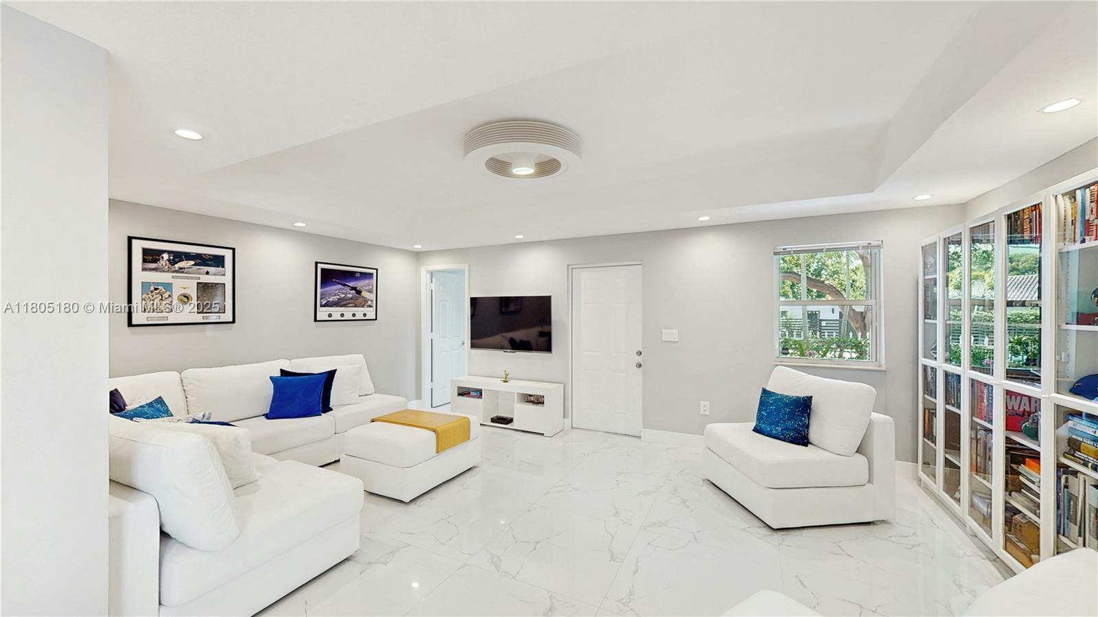 Property Photo: 931 SW 11th St H-1 FL 33129