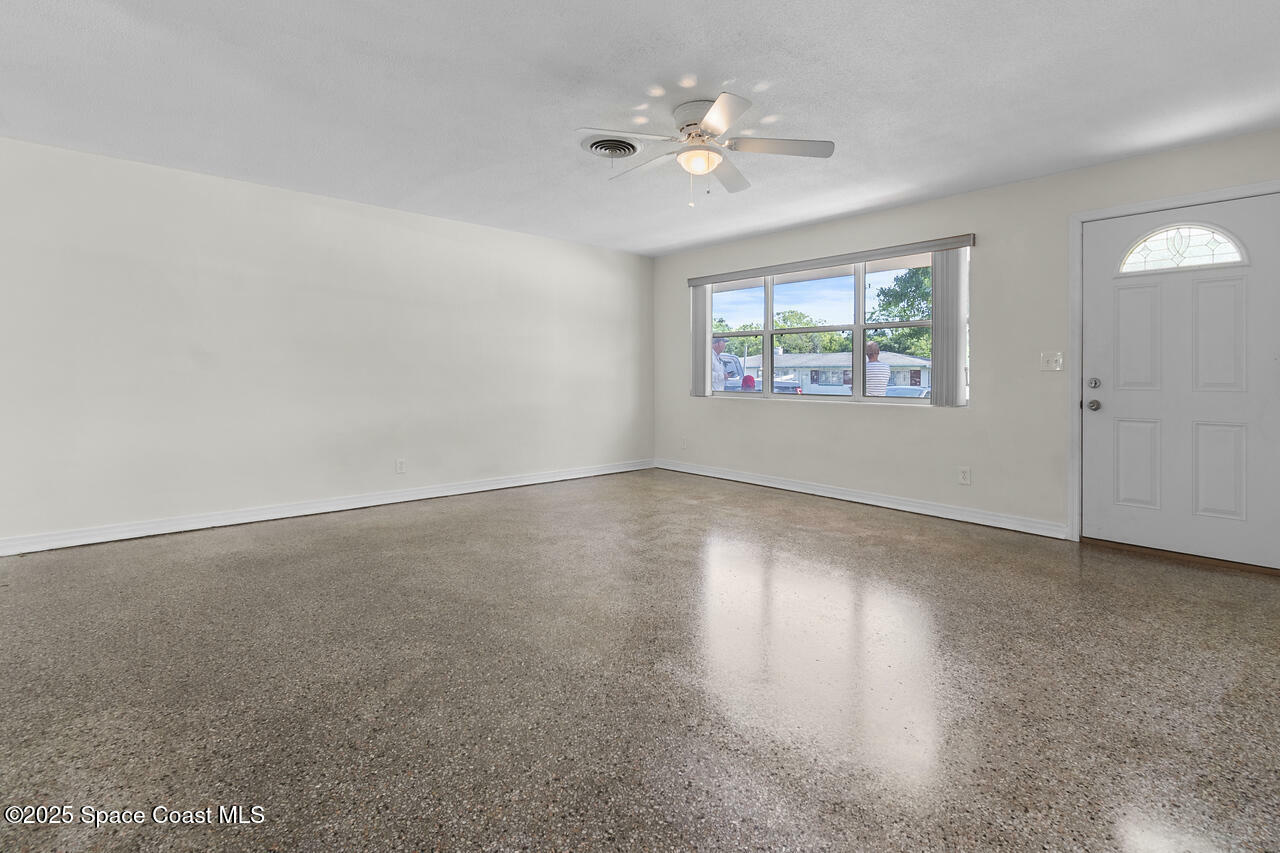 Property Photo: 1340 Continental Drive FL 32117