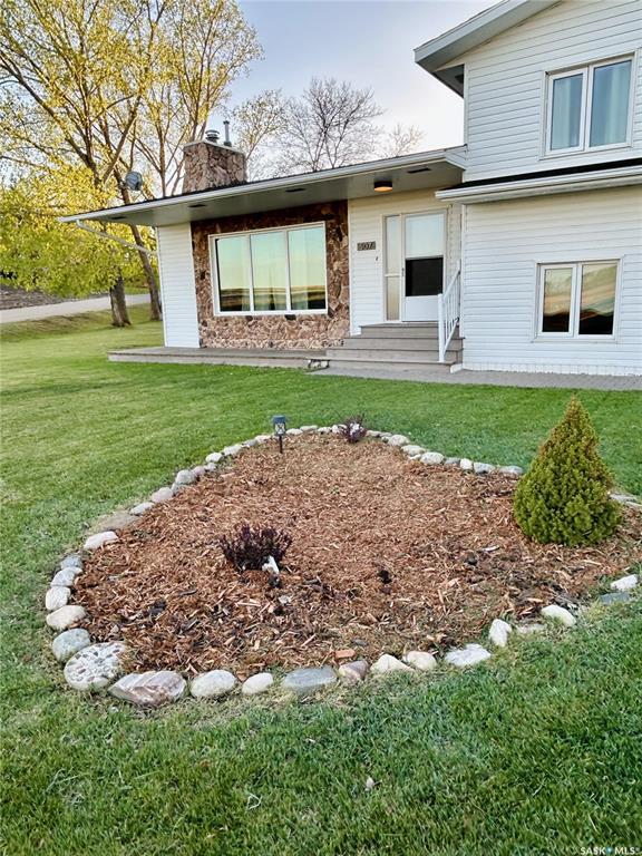 Property Photo: 507 1st Street E SK S0A 1W0