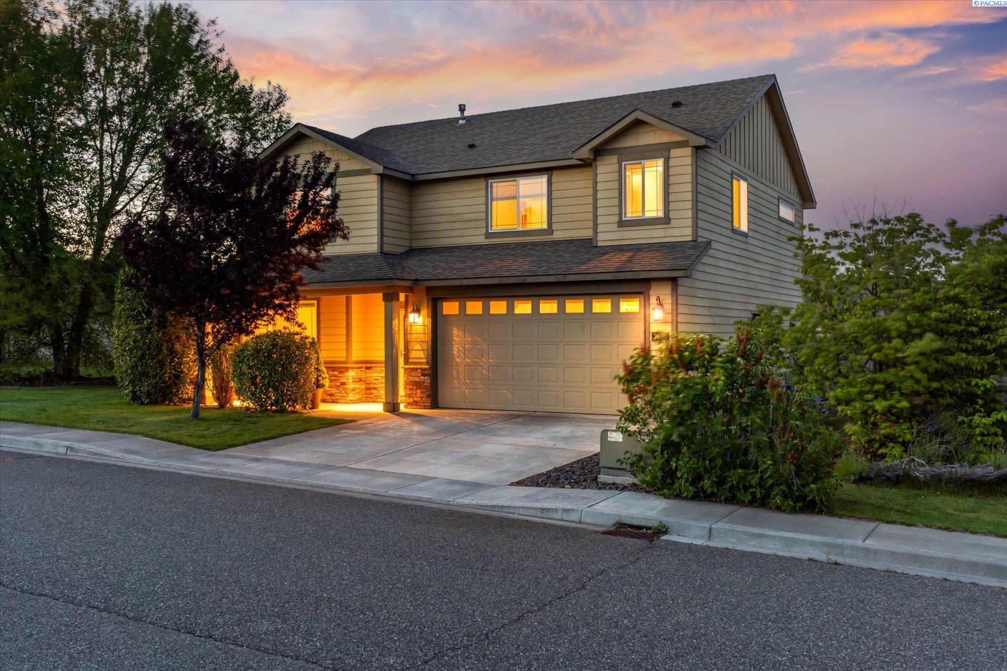 Property Photo: 2654 Torrey Pines Way WA 99354