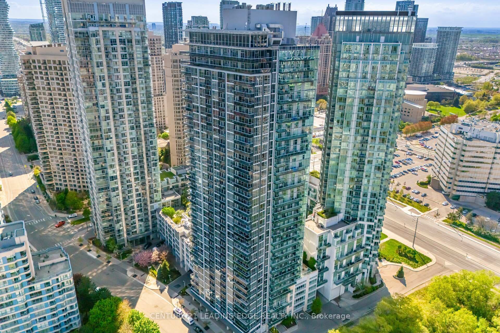Photo de la propriété:  223 Webb Drive S 201  ON L5B 0E8 