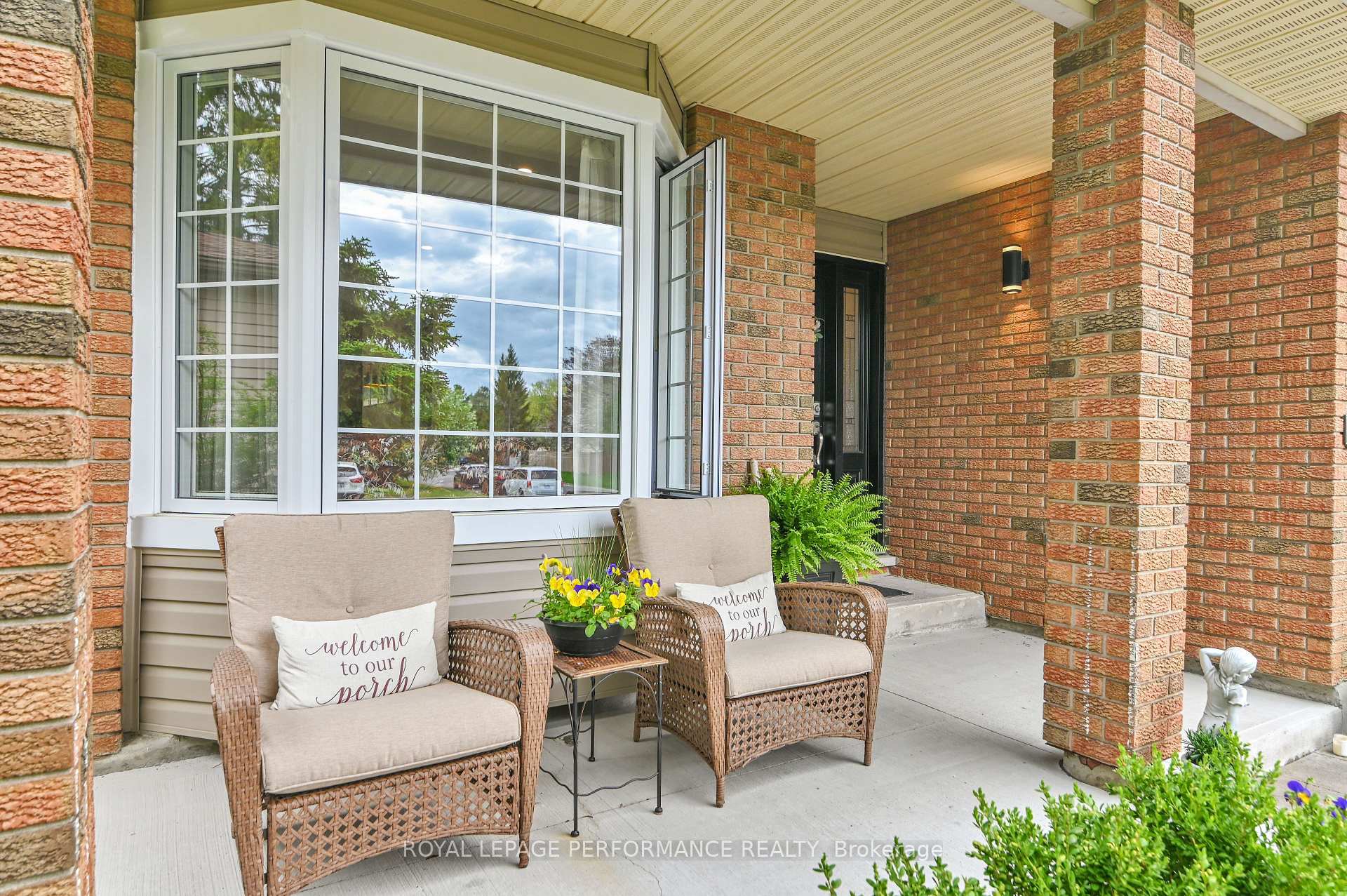 Property Photo: 15 Avery Crescent ON K2J 2M3