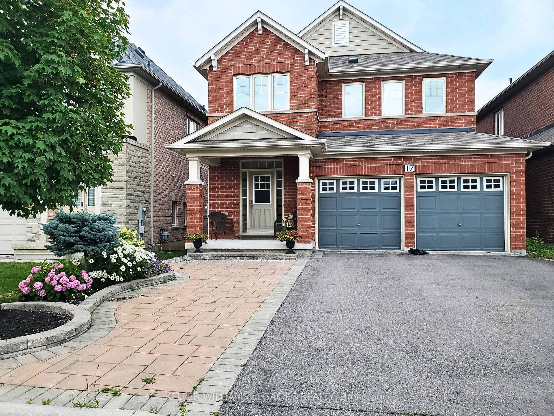 Property Photo: 17 Mansard Drive ON L4E 0L8