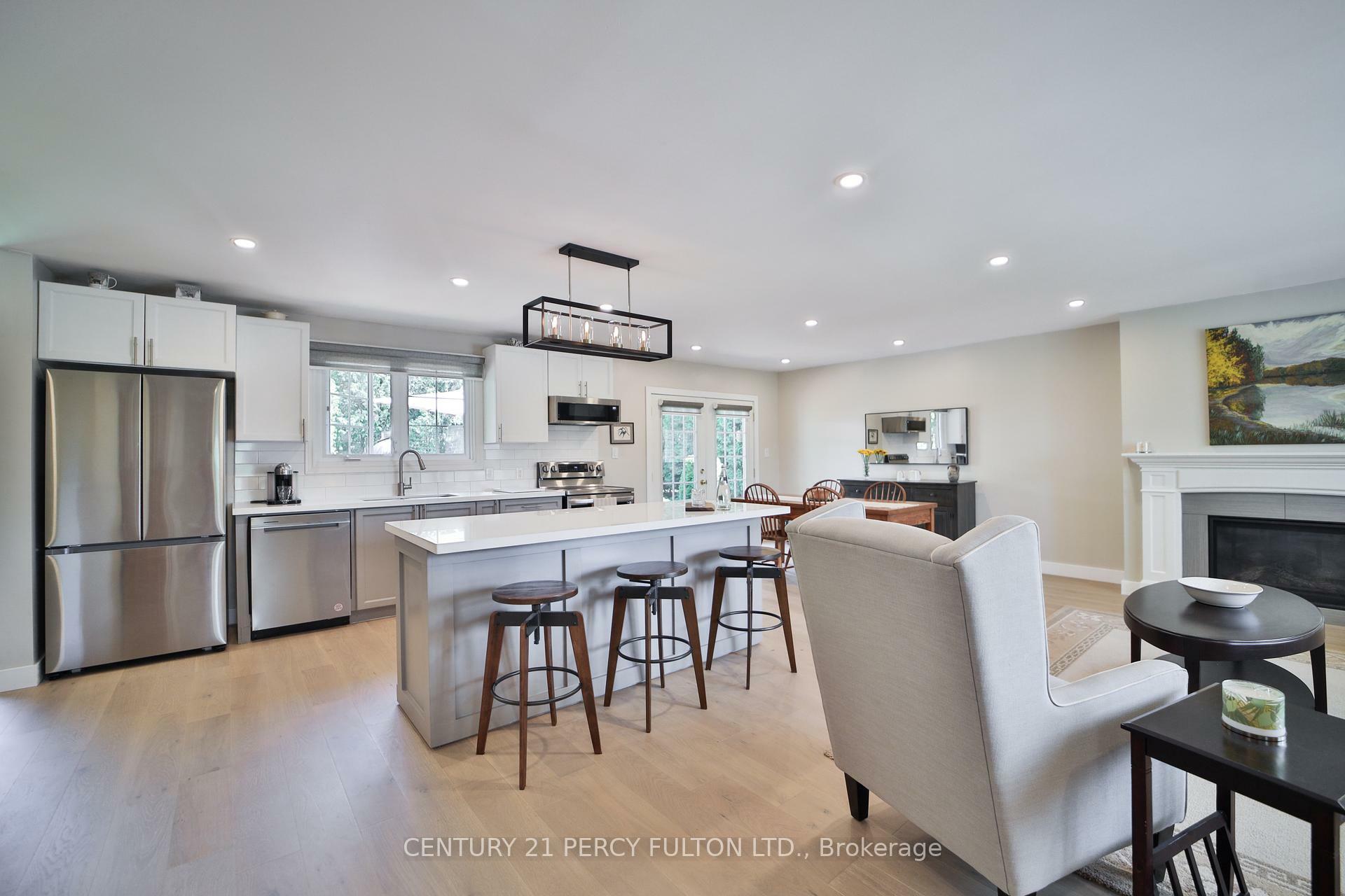 Photo de la propriété: 1520 Rebecca Street ON L6L 1Z7