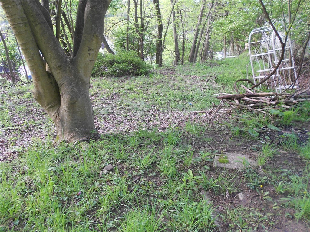 Property Photo: 939 Middle Rd PA 15223