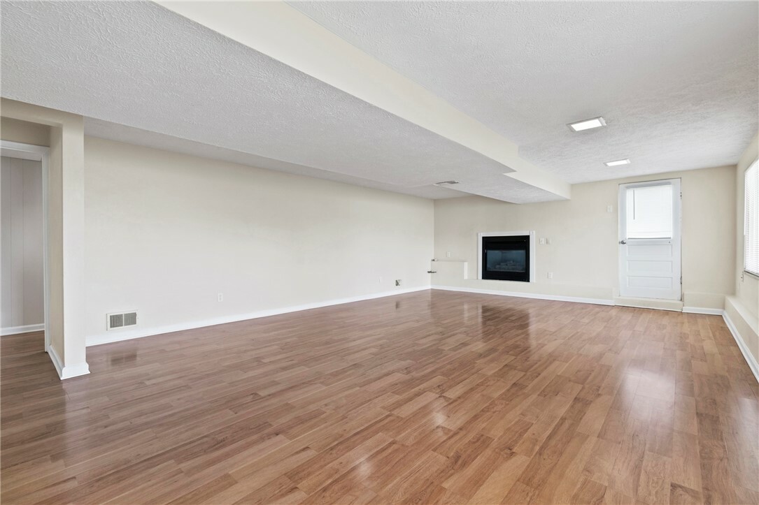 Property Photo: 1807 Pine Hollow Rd PA 15136