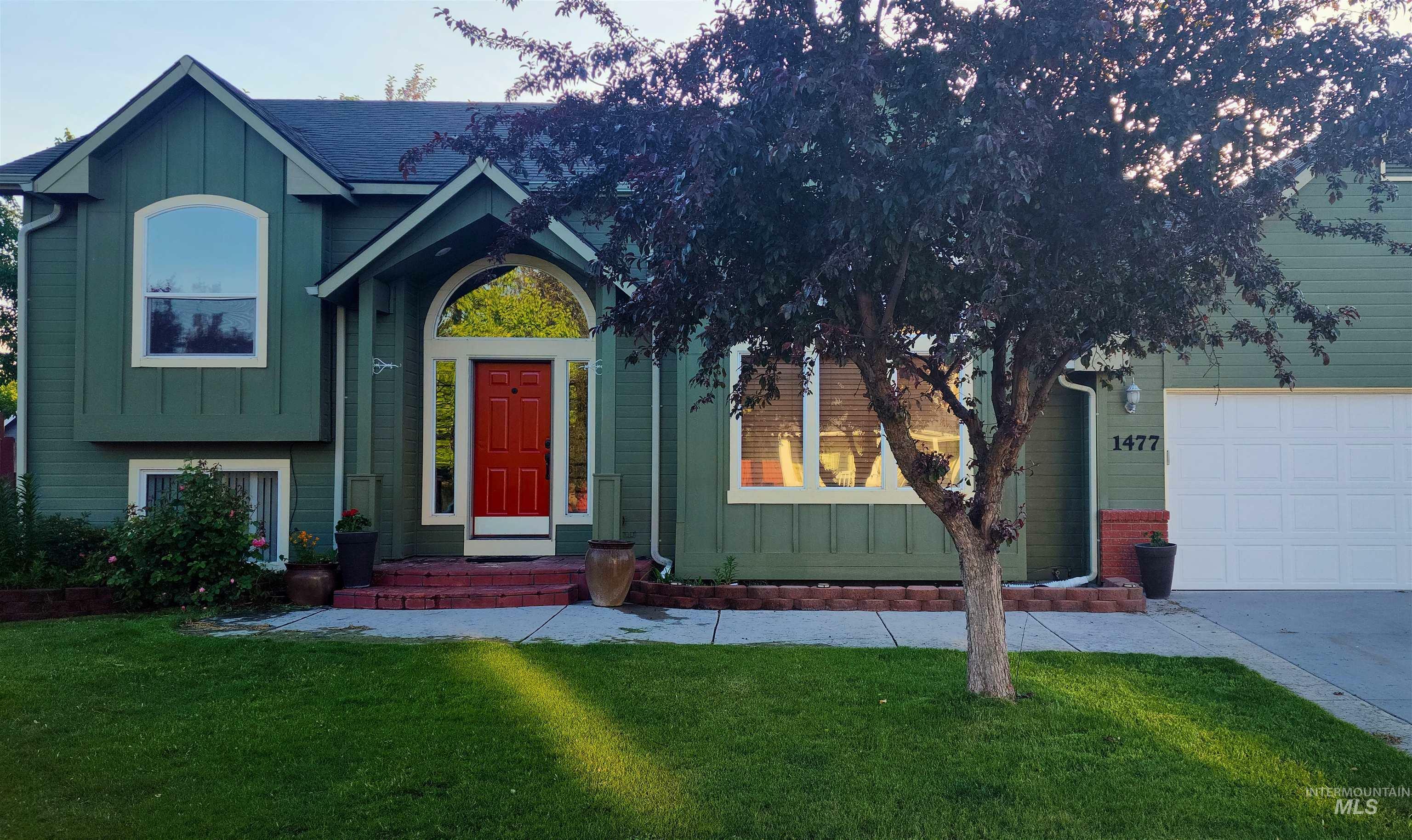 1477 N Wales Ave.  Meridian ID 83642 photo