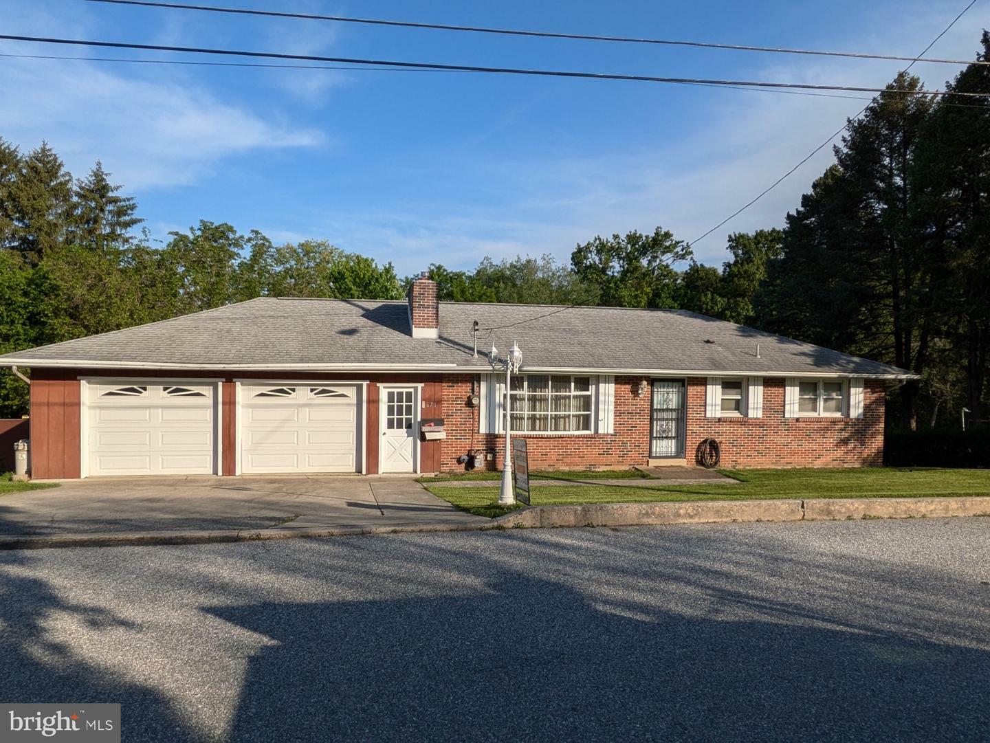 Property Photo: 671 Woodview Street PA 17113