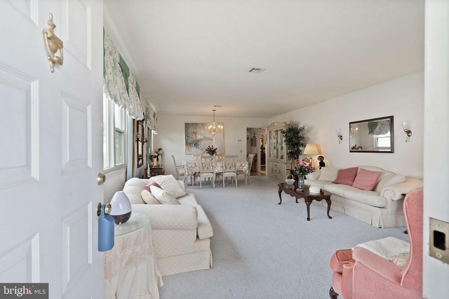 Property Photo:  14 Tijuana Court  NJ 08757 