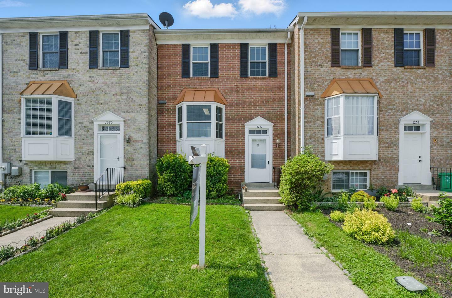 Property Photo: 1252 Knoll Mist Lane MD 20879
