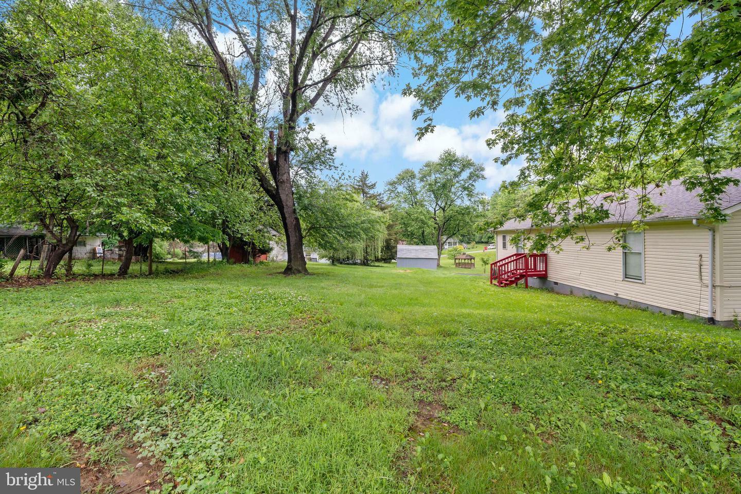 Property Photo: 515 E 10th Avenue WV 25438